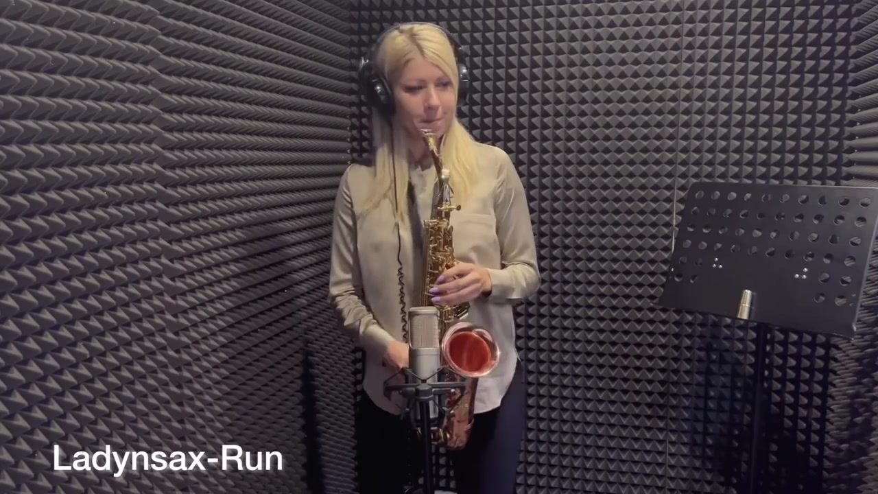 Ladynsax - Run - 2022 - Official Video